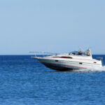bateau a moteur