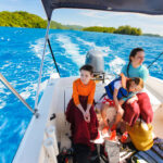famille sur un bateau